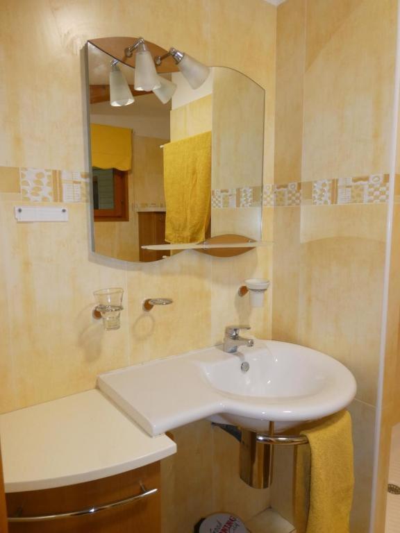 Chambre Le Mas D'Adelice Taulignan Exterior photo